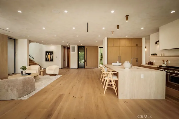 15447 Huston, Sherman Oaks, California 91403
