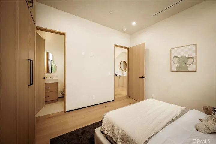 15447 Huston, Sherman Oaks, California 91403