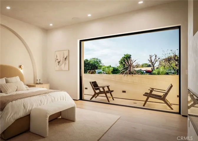 15447 Huston, Sherman Oaks, California 91403