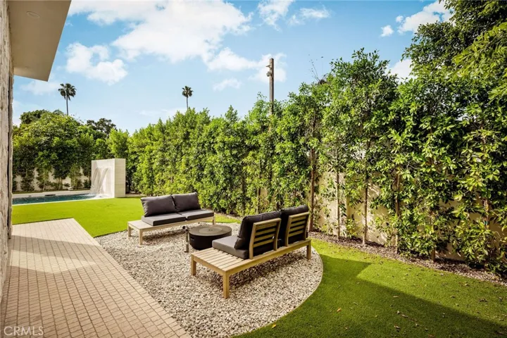 15447 Huston, Sherman Oaks, California 91403