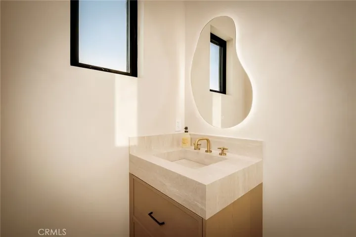 15447 Huston, Sherman Oaks, California 91403