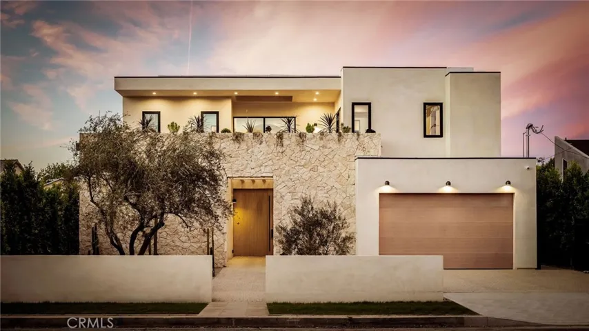 15447 Huston, Sherman Oaks, California 91403