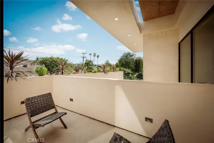 15447 Huston, Sherman Oaks, California 91403