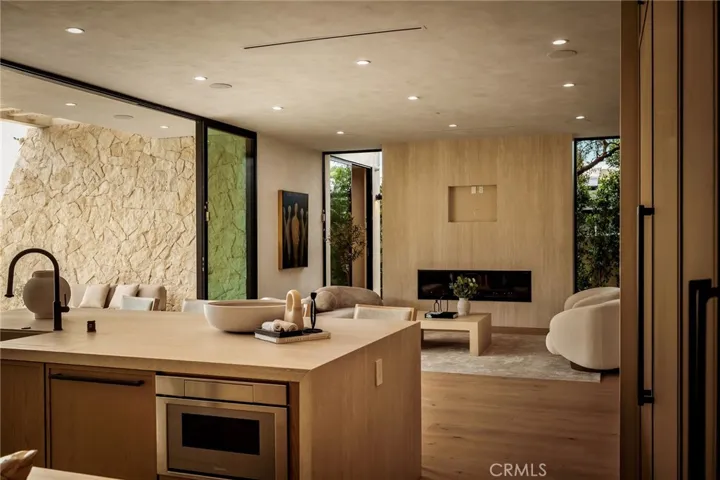 15447 Huston, Sherman Oaks, California 91403