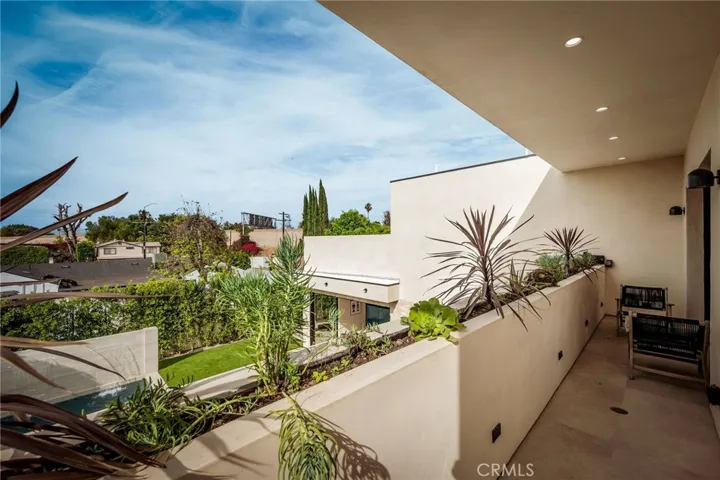 15447 Huston, Sherman Oaks, California 91403
