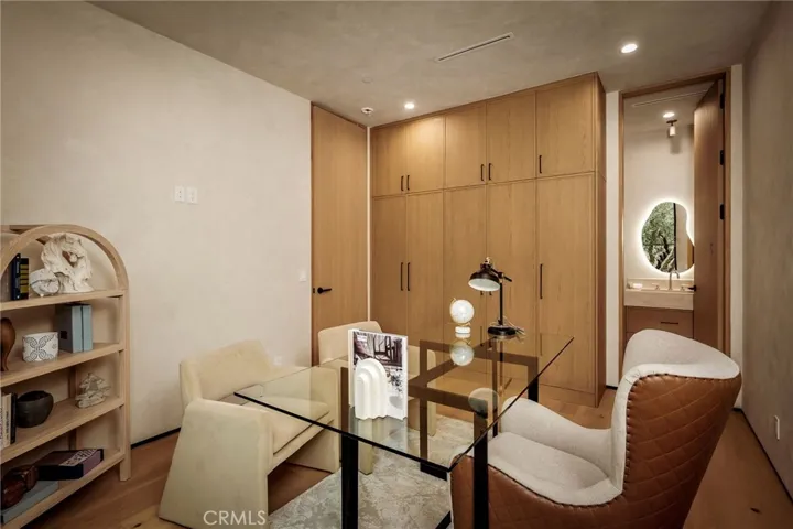 15447 Huston, Sherman Oaks, California 91403