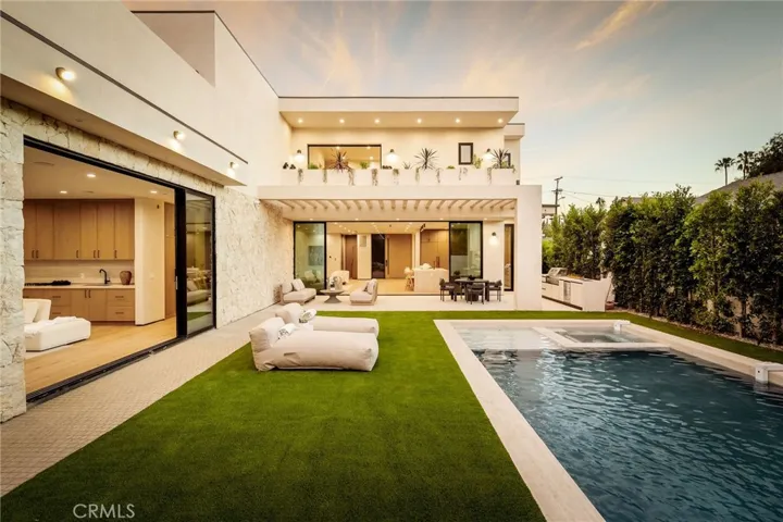 15447 Huston, Sherman Oaks, California 91403