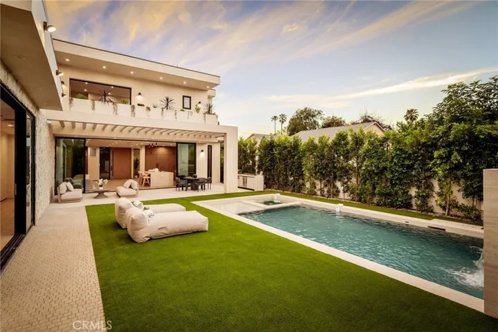 15447 Huston, Sherman Oaks, California 91403