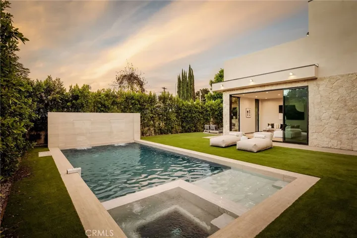 15447 Huston, Sherman Oaks, California 91403