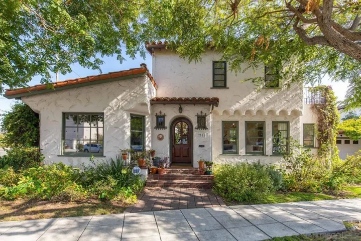 2521 Collier Ave, San Diego, California 92116
