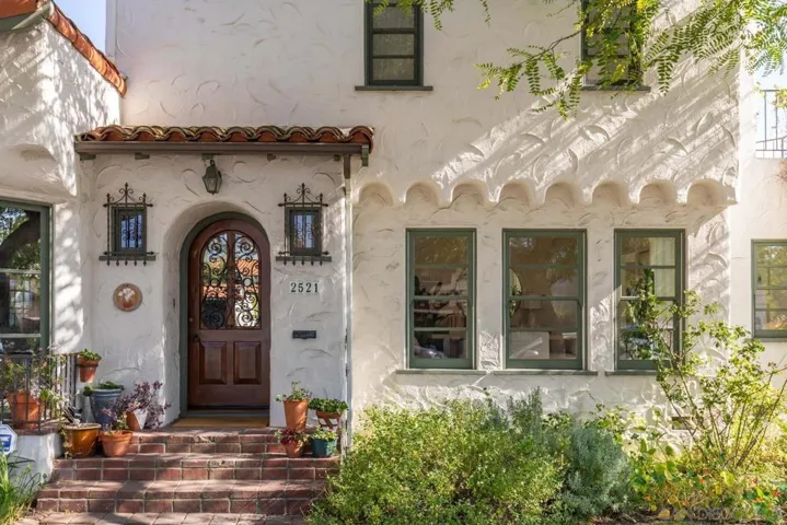 2521 Collier Ave, San Diego, California 92116