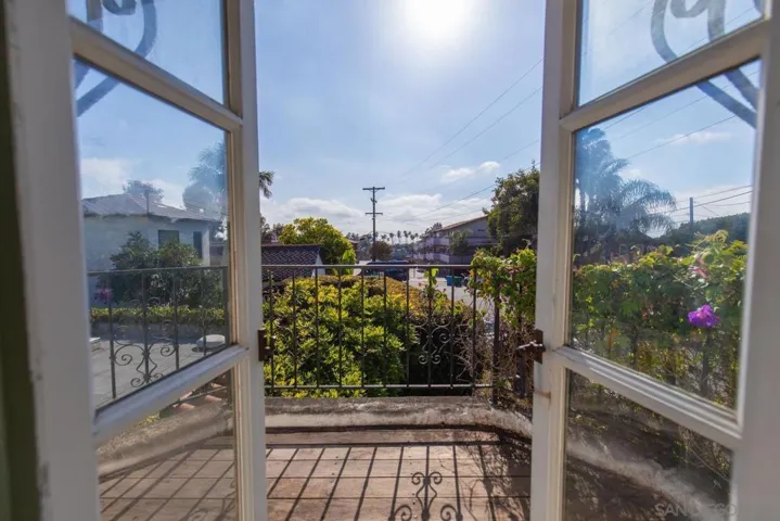 2521 Collier Ave, San Diego, California 92116