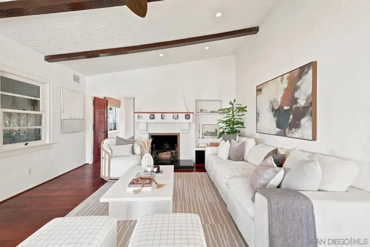 2521 Collier Ave, San Diego, California 92116