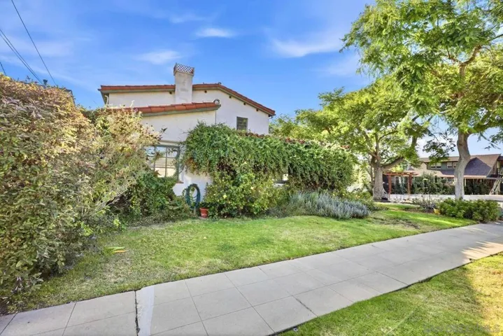 2521 Collier Ave, San Diego, California 92116