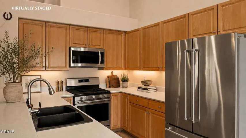 585-windmill-court kitchen