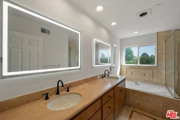 1107 Princeton Street 105, Santa Monica, California 90403
