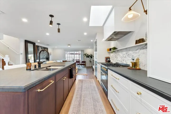 19428 Kemp Avenue, Carson, California 90746