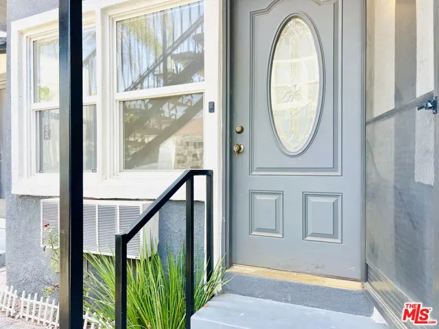604 E Chevy Chase Drive B, Glendale, California 91205