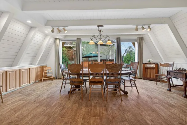 458 Peninsula Drive, Westwood, California 96137