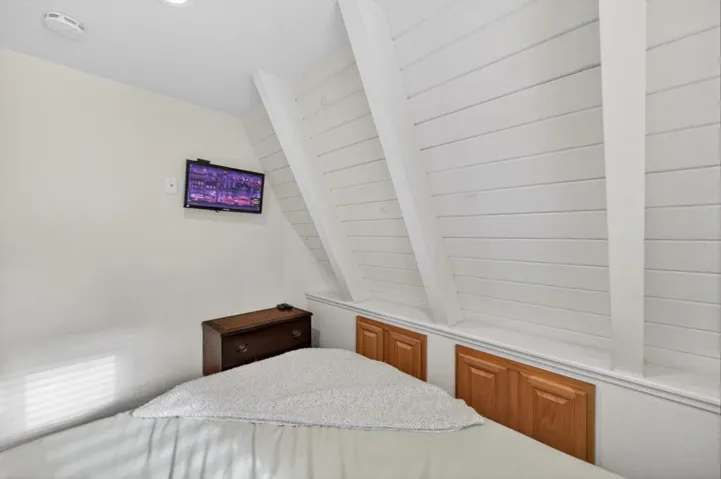 458 Peninsula Drive, Westwood, California 96137