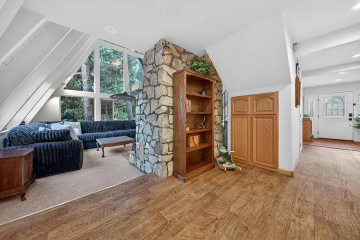 458 Peninsula Drive, Westwood, California 96137