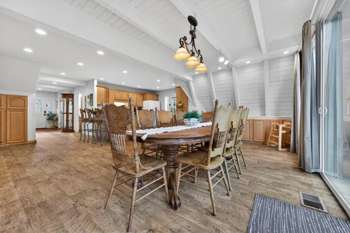 458 Peninsula Drive, Westwood, California 96137