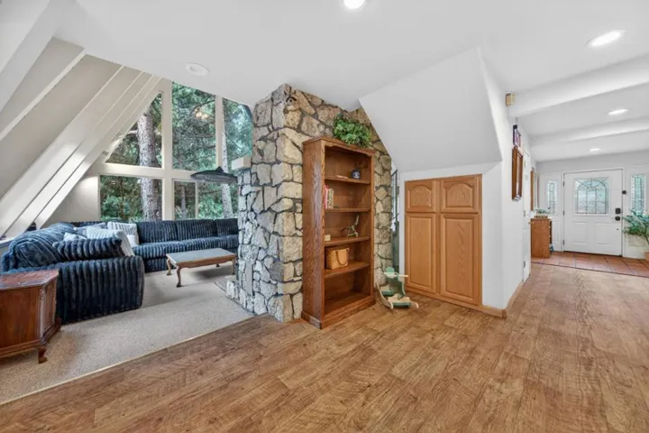 458 Peninsula Drive, Westwood, California 96137