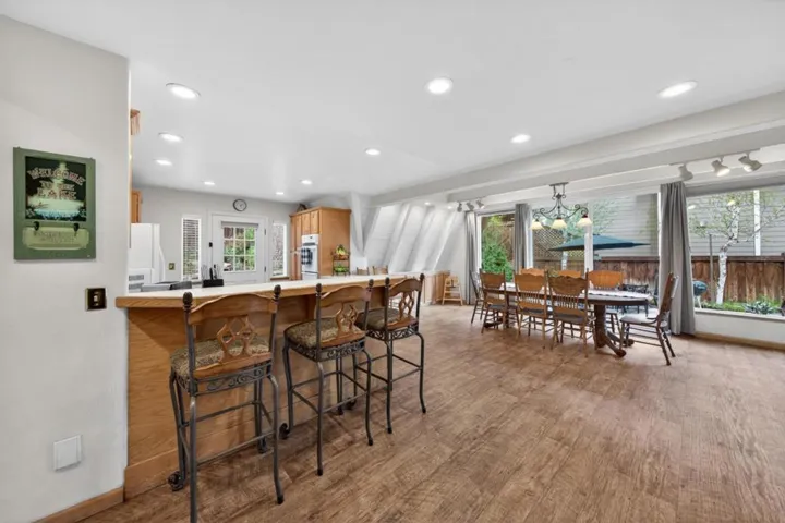 458 Peninsula Drive, Westwood, California 96137