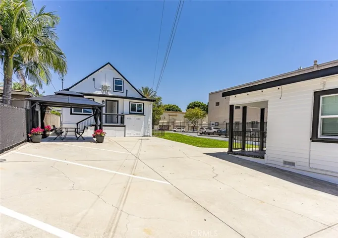 6741 Newlin Avenue A, Whittier, California 90601