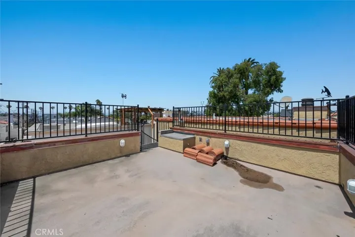 118 Glendora Avenue, Long Beach, California 90803