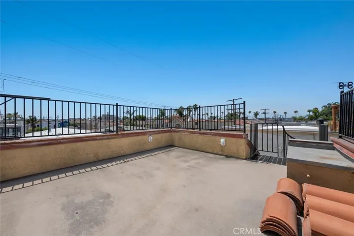 118 Glendora Avenue, Long Beach, California 90803