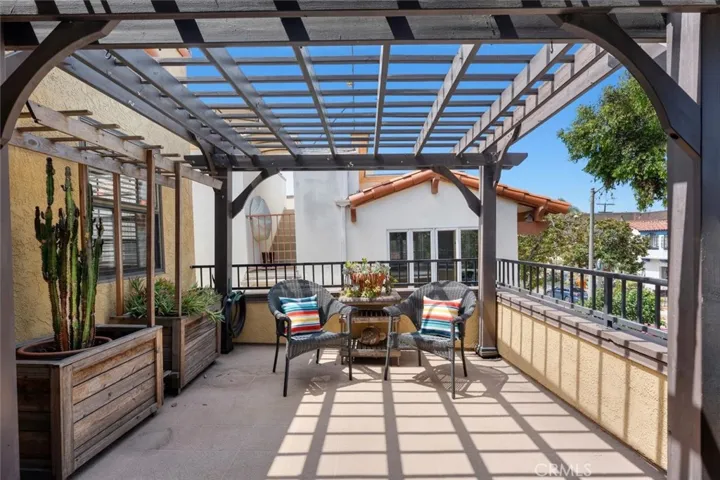 118 Glendora Avenue, Long Beach, California 90803