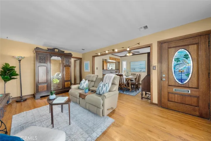 118 Glendora Avenue, Long Beach, California 90803