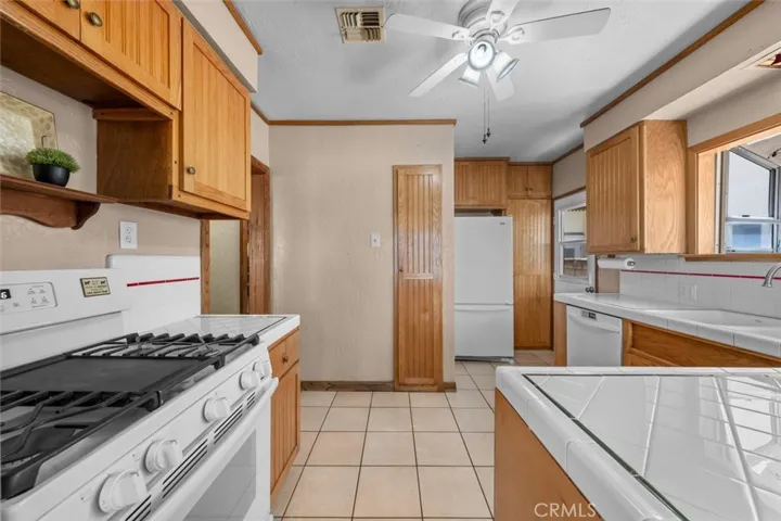 118 Glendora Avenue, Long Beach, California 90803