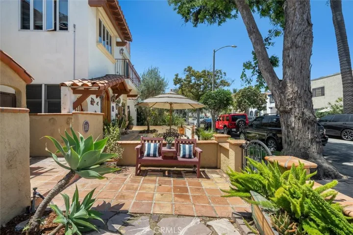 118 Glendora Avenue, Long Beach, California 90803