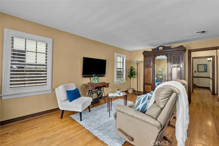 118 Glendora Avenue, Long Beach, California 90803