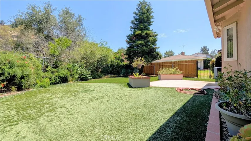 2397 N San Benito Court, Claremont, California 91711