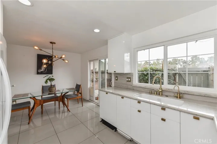 53 Oxford 14, Irvine, California 92612