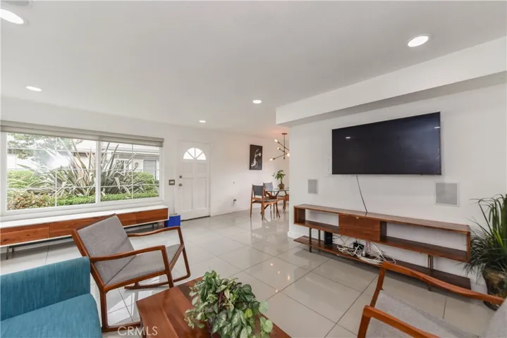 53 Oxford 14, Irvine, California 92612