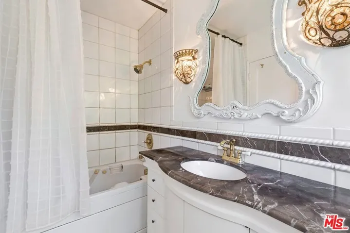 5587 1/2 Village, Los Angeles, California 90016