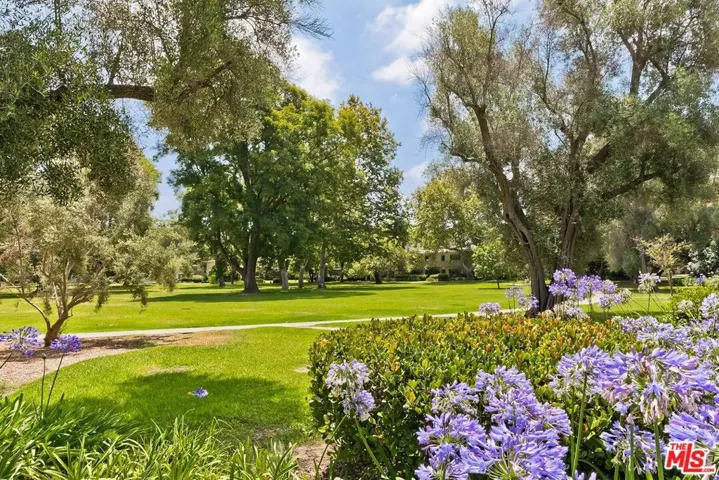 5587 1/2 Village, Los Angeles, California 90016