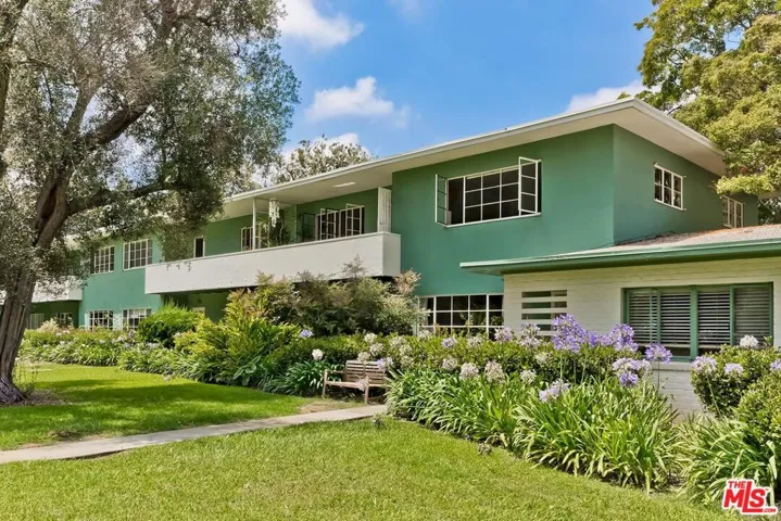 5587 1/2 Village, Los Angeles, California 90016