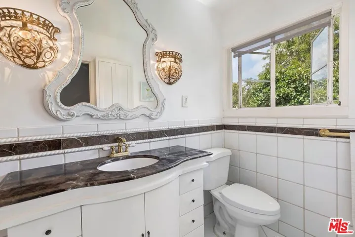 5587 1/2 Village, Los Angeles, California 90016