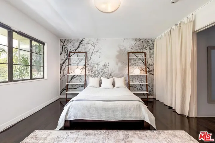 5587 1/2 Village, Los Angeles, California 90016