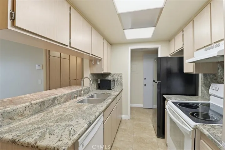 1517 E Garfield St, Glendale, California 91205