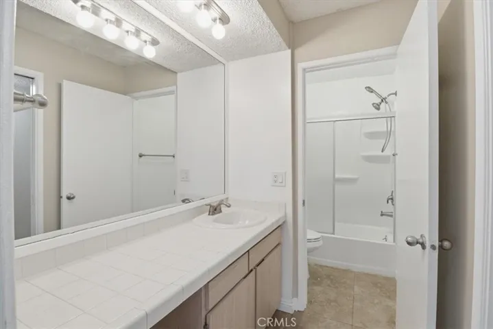 1517 E Garfield St, Glendale, California 91205