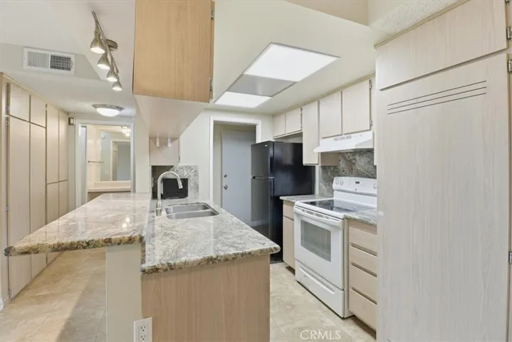 1517 E Garfield St, Glendale, California 91205