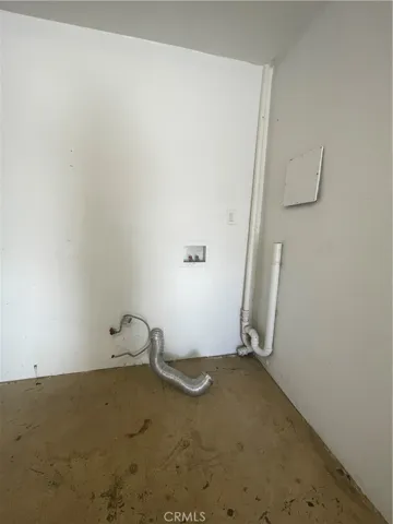 Washer/Dryer Hookups
