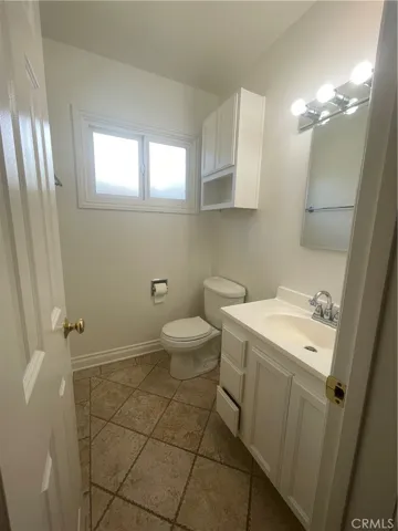 1/2 Bath