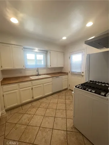 622 Indianapolis Avenue, Huntington Beach, California 92648